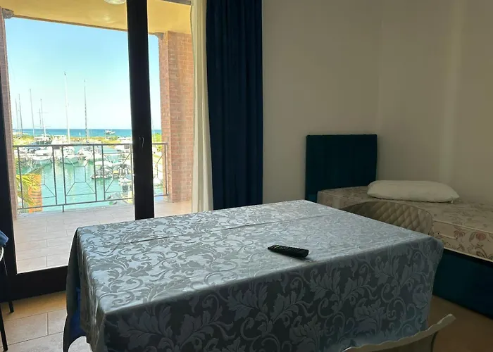 Marina View *